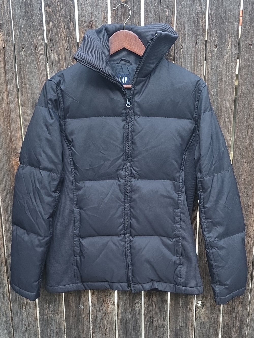 Vintage 2001 GAP Women's Black Down&Feather Puffer Jacket with High Collar Y2K